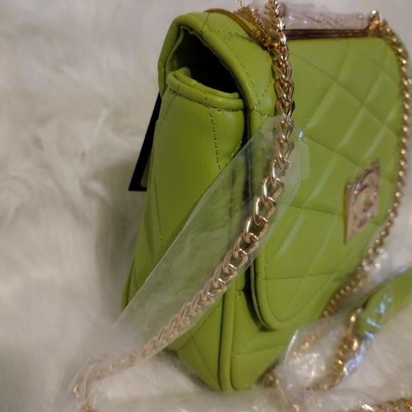 NEW Bebe Abigail smooth flap shoulder bag - Picture 4 of 8